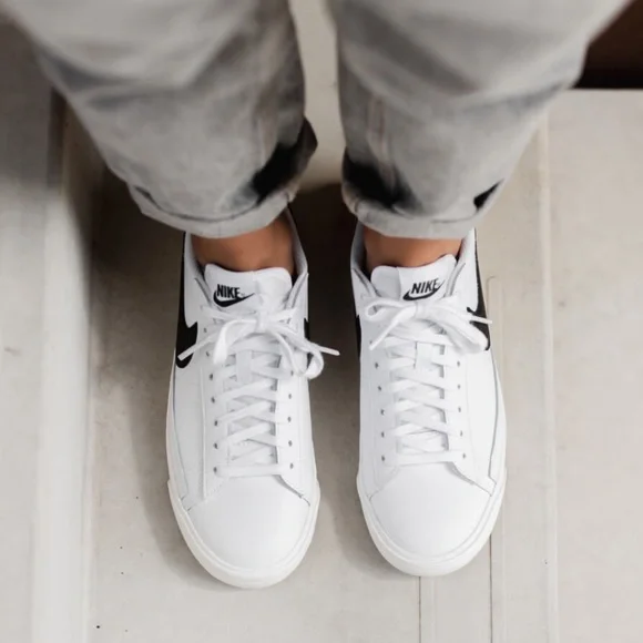 Nike Blazer Low 77 Vintage Sneakers Shoes New Shoe - Picture 2 of 11